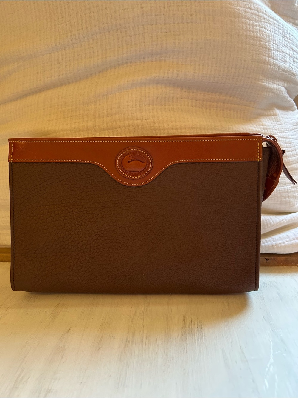 Vintage Dooney & Bourke Brown Leather Clutch with Tan Trim - Picture 2 of 7